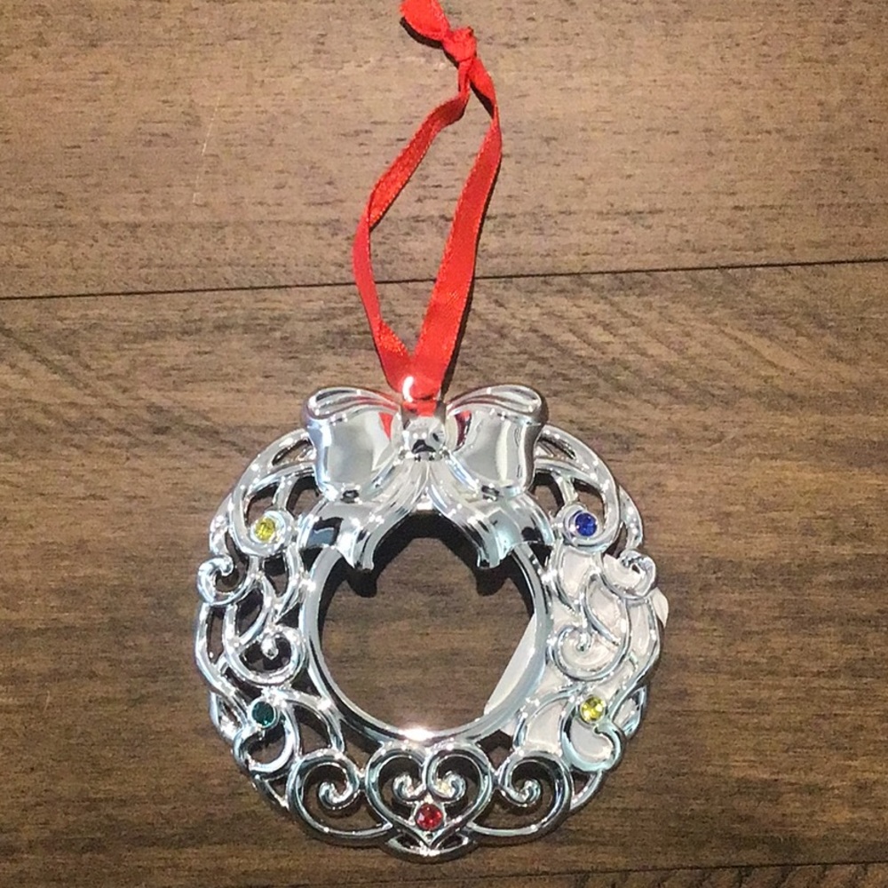 Brand new still in the box Lenox Sparkle and Scroll Silver Wreath Ornament